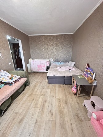 Продам 1-кімнатну квартиру покращеного планування - фото 1