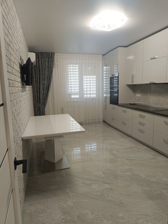 Продам чудову 2х кімнатну квартиру по вул. Жабинського - фото 1