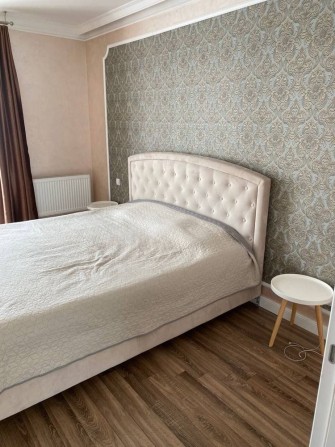 Продаж 3-х кімнатної просторої квартири - фото 1