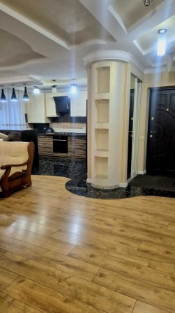 3 кімнатна  Індивідуальне газове опалення, ремонт ,меблі, техніка - фото 1