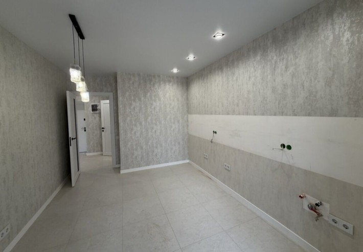 Продам квартиру з ремонтом - фото 1