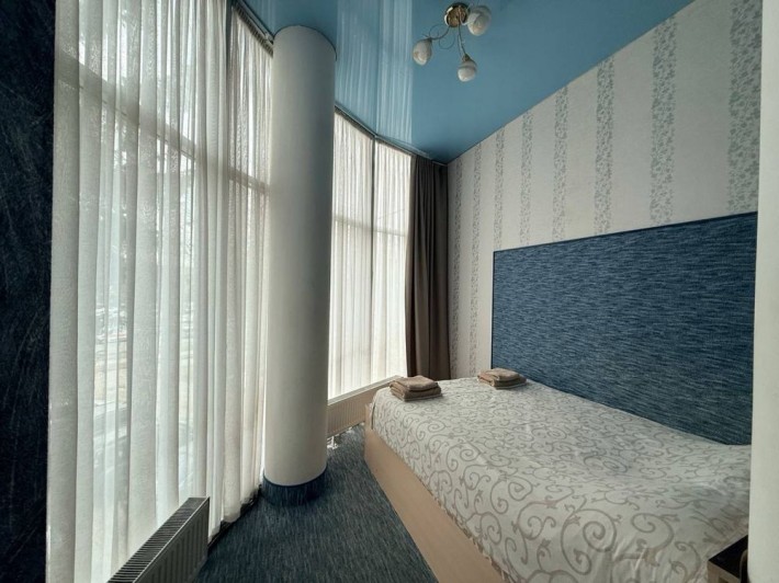 Продам 2-кімнатну квартиру по вул. Лялі Ратушної - фото 1