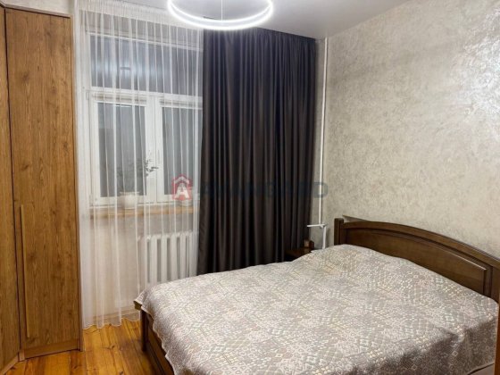 3-кімнатна з ремонтом в цегляному будинку 1183 $/м2 Черкаси