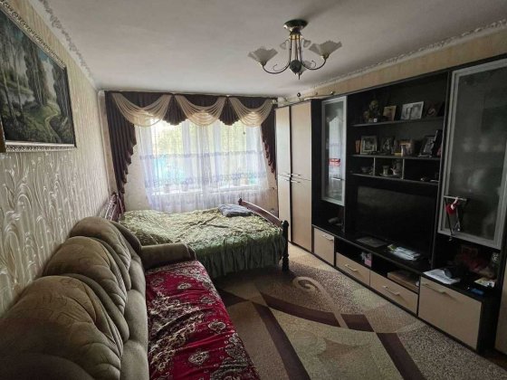 (3) Продам 3-кімнатну квартиру на Вишеньці пр-т Космонавтів 4698 Вінниця
