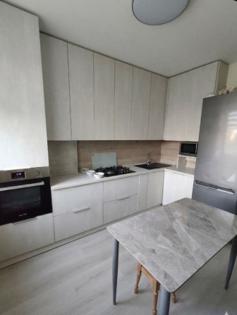 3-кімнатна квартира (80 м²) на «ідеальному» поверсі — Проспект Свободи - фото 1