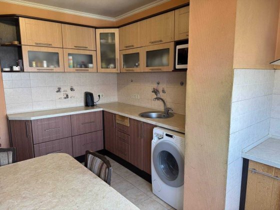 Придаж трикімнатної квартири 78 м., метро Теремки, Магелан Київ