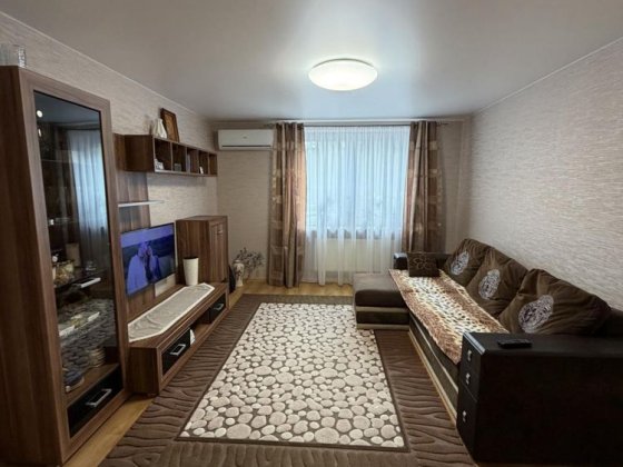 Продається 2 кім. квартира вул.Осипенка Ужгород