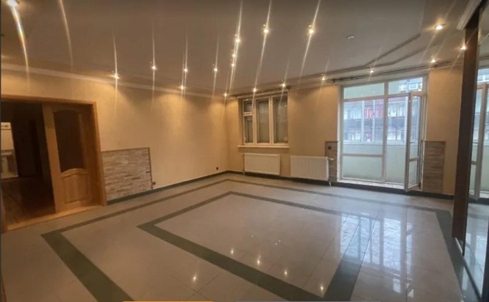 Продаж великої 4-кімнатної квартири площа 210 м - фото 1