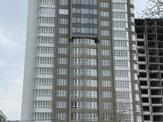 Продам видову  3 кімнатну квартиру Черкаси