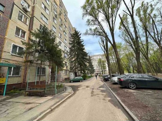 Продам 3к квартиру Тополь-3 Дніпро