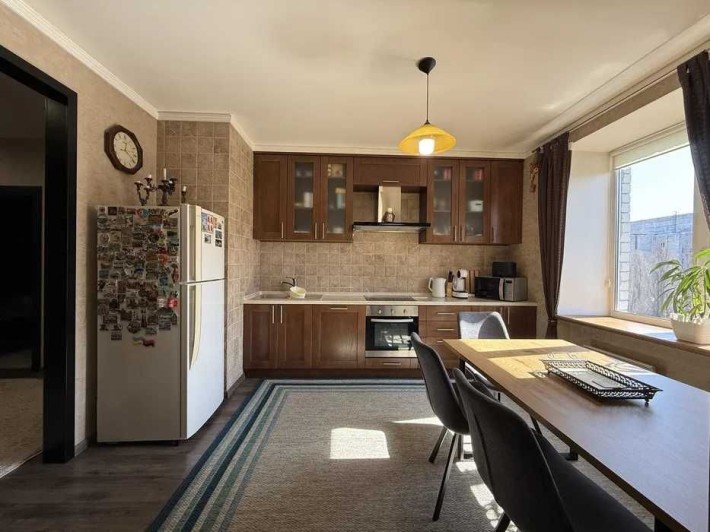 Продам 4к квартиру ул. Братьев Горобцов, 66 (Кедрина) - фото 1