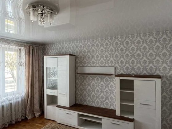 4-кімнатна (74 м²) з балконом і лоджією біля парків, школи та транспорту Вінниця