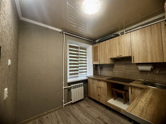 Продам 1 кім. кв-ру 12 квартал Днепр