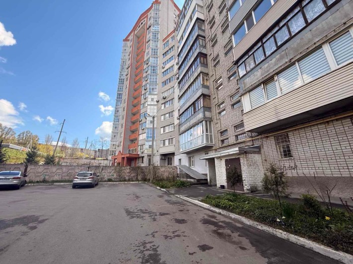 Продам 2-ух ком квартиру  Сильпо Кирпич Тополь 3 от Созидателя - фото 1
