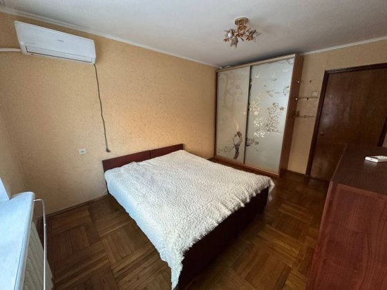 Продам 3к Перемога -3, Наб Перемоги, 104, поверх 1/9, МОЖНА БЕЗНАЛ (є орендарі) Дніпро