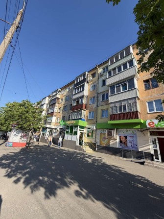 1 поверх! Продаж 3 кім квартири Пр. Перемоги (Круг) - фото 1