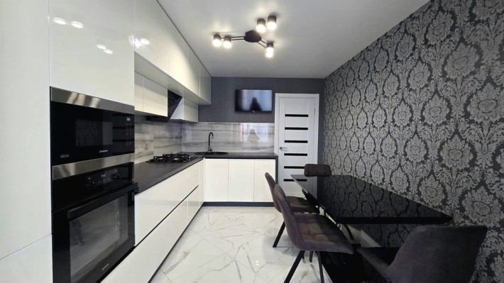 Продаж 2 к квартира з ремонтом в новобудові - фото 1
