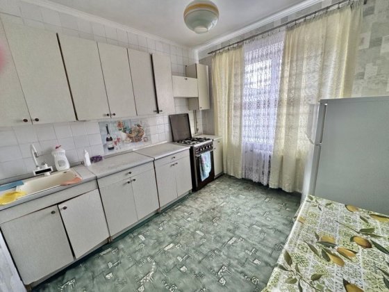 Продам 2к большая р-н Правды Слобожанский Дніпро