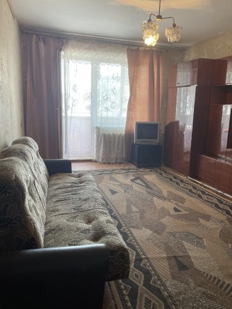 Срочно! Продам двух комнатную квартиру  на  пр. ПОЛЯ - фото 1