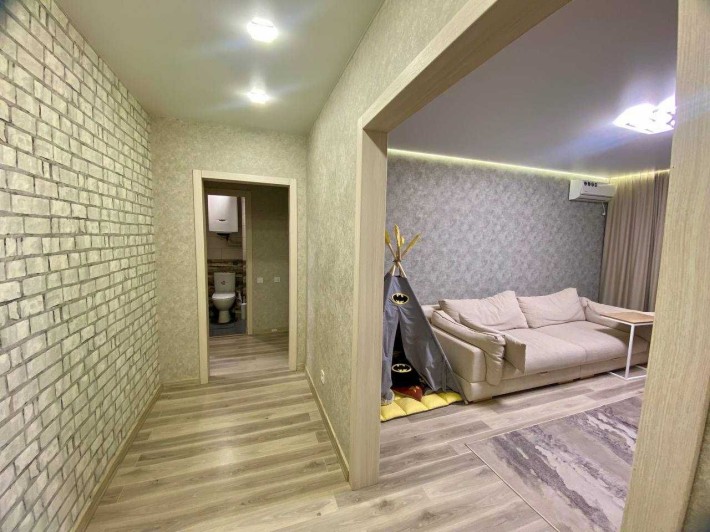 Продам світлу 3к квартиру Перемога 4 (ремонт) - фото 1