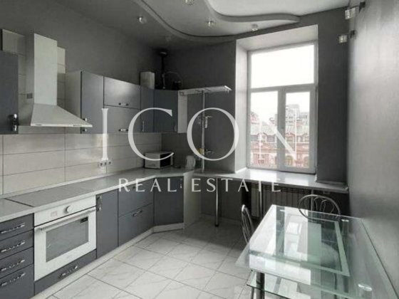 Продаж видової 2-кімнатної квартири в центрі, вул. Велика Васильківська