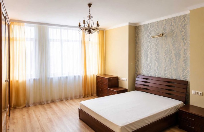 Продаж 2-кімнатної (95м²) укомплектованої квартири в м. Київ, вул. Анни Ахматової, 22, Власник - фото 1