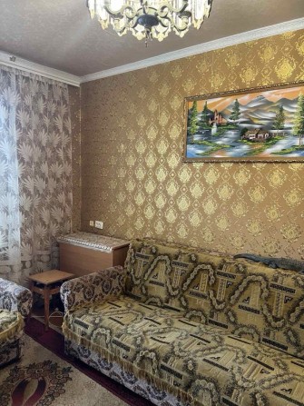 Срочно продам 2-х комнатную квартиру в кирпичном доме ! - фото 1