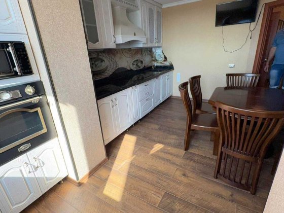 Продам 5-к квартиру, Хортицкий мкрн, пр. Юбилейный 14 Запорожье