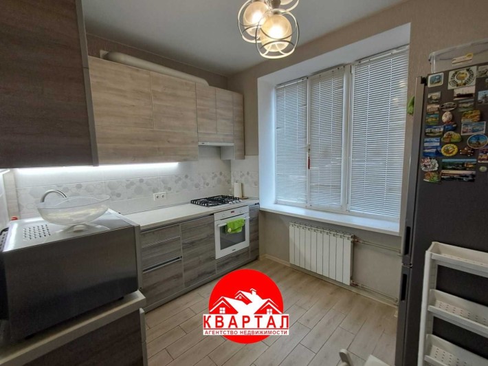 Продается 3-х комнатная квартира 76 кв.м. в центре города - фото 1