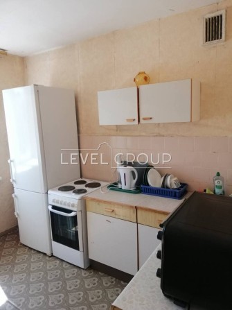 ТЕРМІНОВО  продам 1-к біля парку і озера вул.Драгоманова,31 м.Позняки 3-хв - фото 1