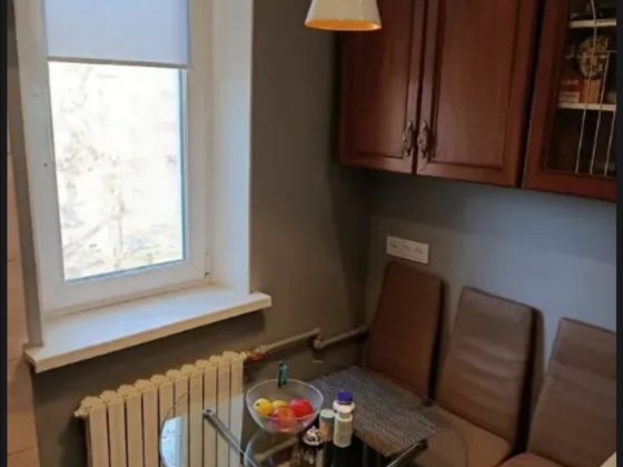 Продаётся 2 к. квартира в Новокодакском р-не. Днепр