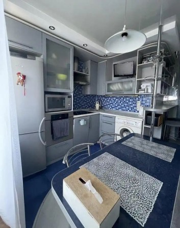 Продам 2 комнатную квартиру на Победе. Проспект Героев. Безнал. - фото 1