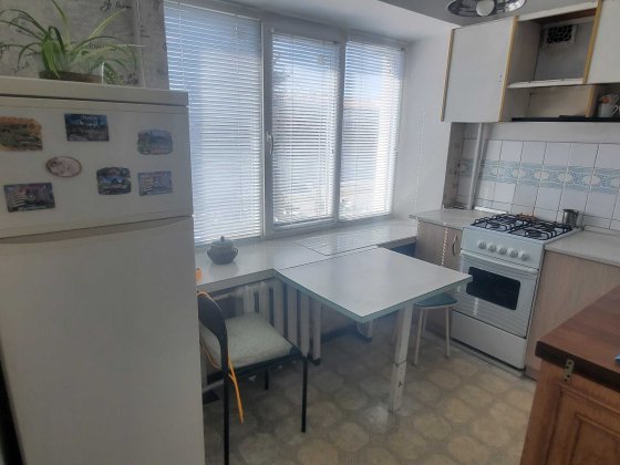 продам  2комн квартиру Соборный 144 Запоріжжя