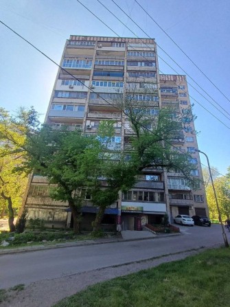 Велика 1-кімн. квартира, 4/9, р-н Парку Металургів. Без комісії! - фото 1