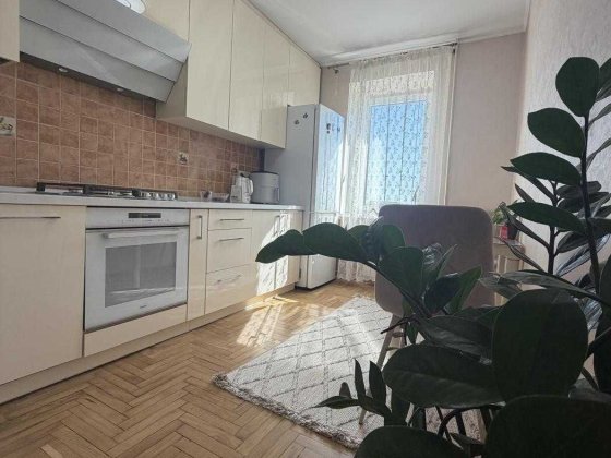 Продаж 3 кімнатної квартири, вулиця Повітряна, цегла, чешка Львов