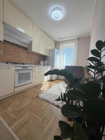Продаж 3 кімнатної квартири, вулиця Повітряна, цегла, чешка - фото 1