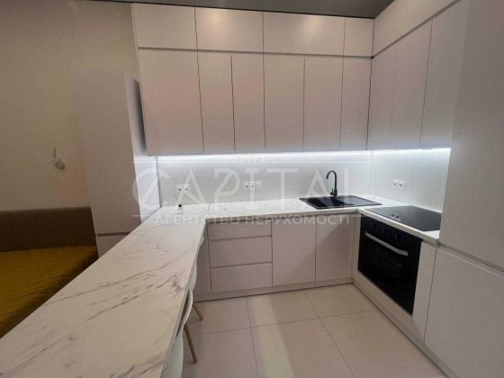 Продаж 1-кiмн. квартири  з новим ремонтом/ЖК "Delmar"/ 7 поверх/ Загальна площа  32 м2 /Драгомирова  Киев