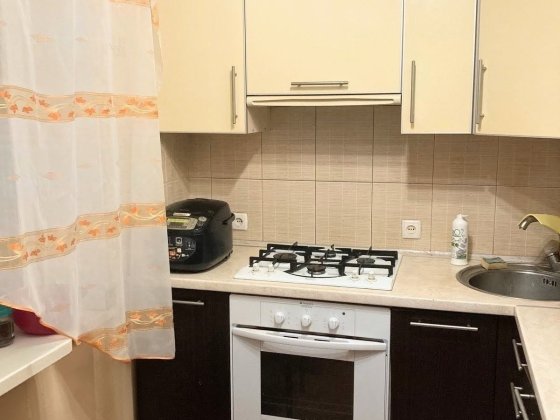 продам РІЗНОБІЧНУ 2к квартиру, на Космосі,вул. Олімпійська Запоріжжя