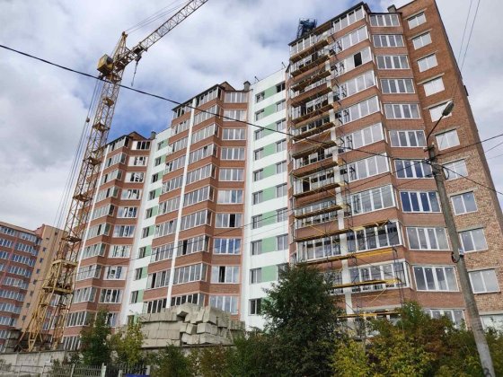 Квартира №326 гарна, світла-цегляний будинок Львов