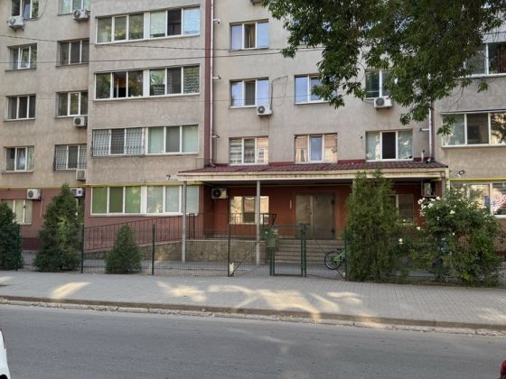 Продам 2 кімнатну квартиру у центрі Заводського району Запорожье
