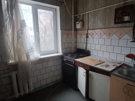 Продам 1 кімнатну квартиру на пр. Петра Калнишевського 28, Косіора 2 поверх Дніпро