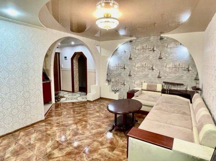 4к квартира в Дніпровському р-ні. Район Великого Лугу. - фото 1