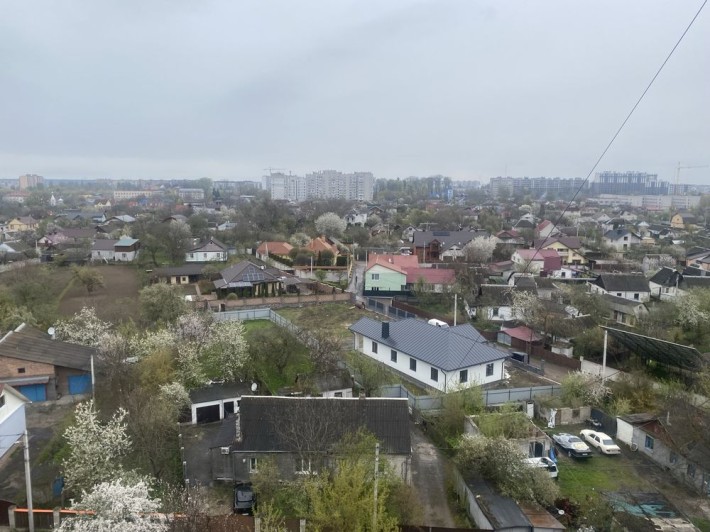 Продам 2-кім квартиру на пров.Червоний - фото 1