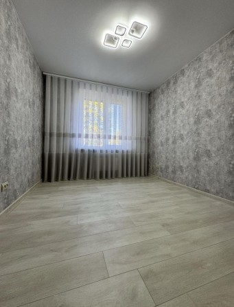 Продам 2к квартиру Критий ринок  не кутова з ремонтом - фото 1