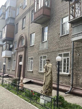 Продаж 3-кімн сталінки + паркомісце пл Маяковського - фото 1
