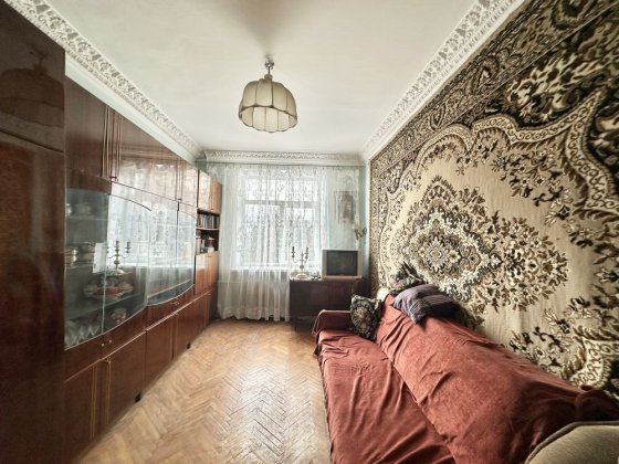 Продаж 3-кімн кв сталінка на площі Маяковського Запоріжжя