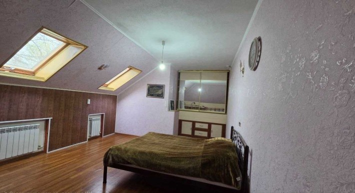 Продається 3-рівнева квартира у центрі з гаражем - фото 1