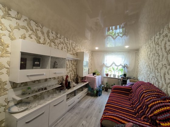 Продаж 2х кімн квартири з ремонтом в гуртожитку Критий ринок Кропивницький