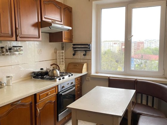 Продаж трикімнатної квартири Сихів просп. Ч. Калини Львів