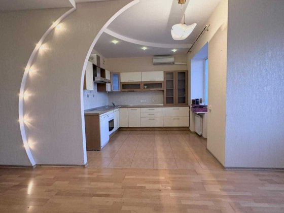 Ціну знижено! Продаж єксклюзивної 3 кімнатної квартири вул. Українська Запорожье